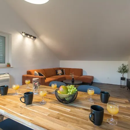 アパート San Salvatore Luxury Penthouse *