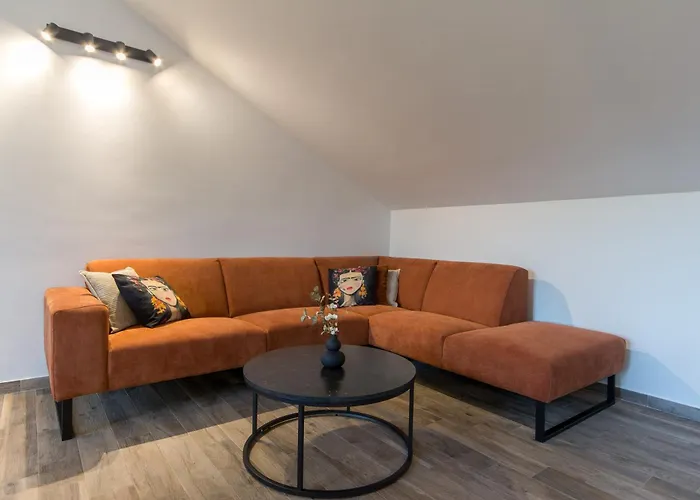 San Salvatore Luxury Penthouse شقة